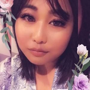 Meet your Posher, Camille